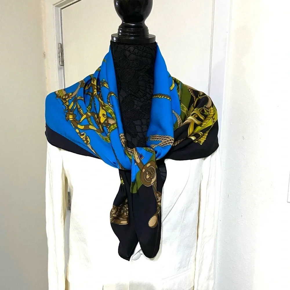 Collectioneighteen scarf - Picture 3 of 10